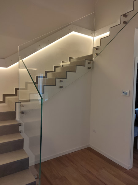 Parapetto-in-vetro-per-balcone-carpi