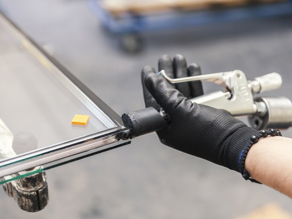 Produzione-vetrate-per-uffici-carpi